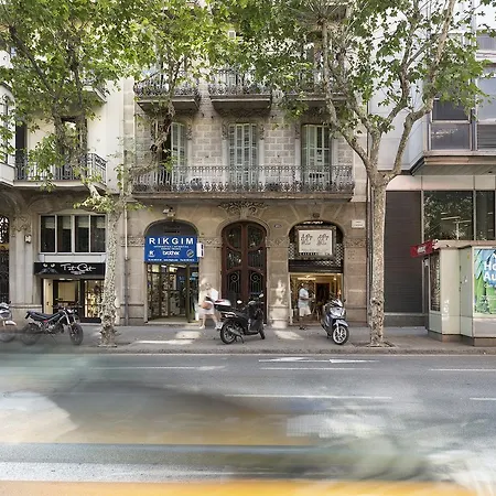 Royal Aribau Nextdoor Apartment Barcelona